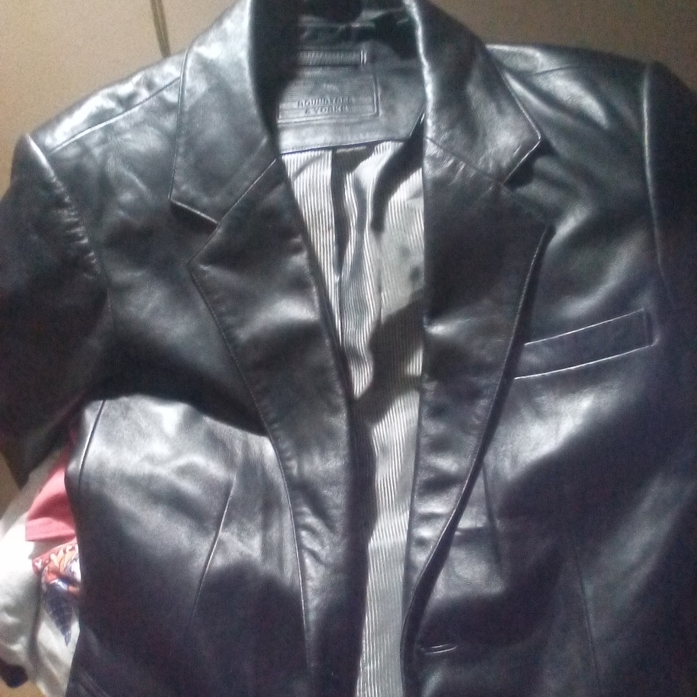 Men's roundtree and Yorke leather jacket plus free shirt round tree and Yorke me